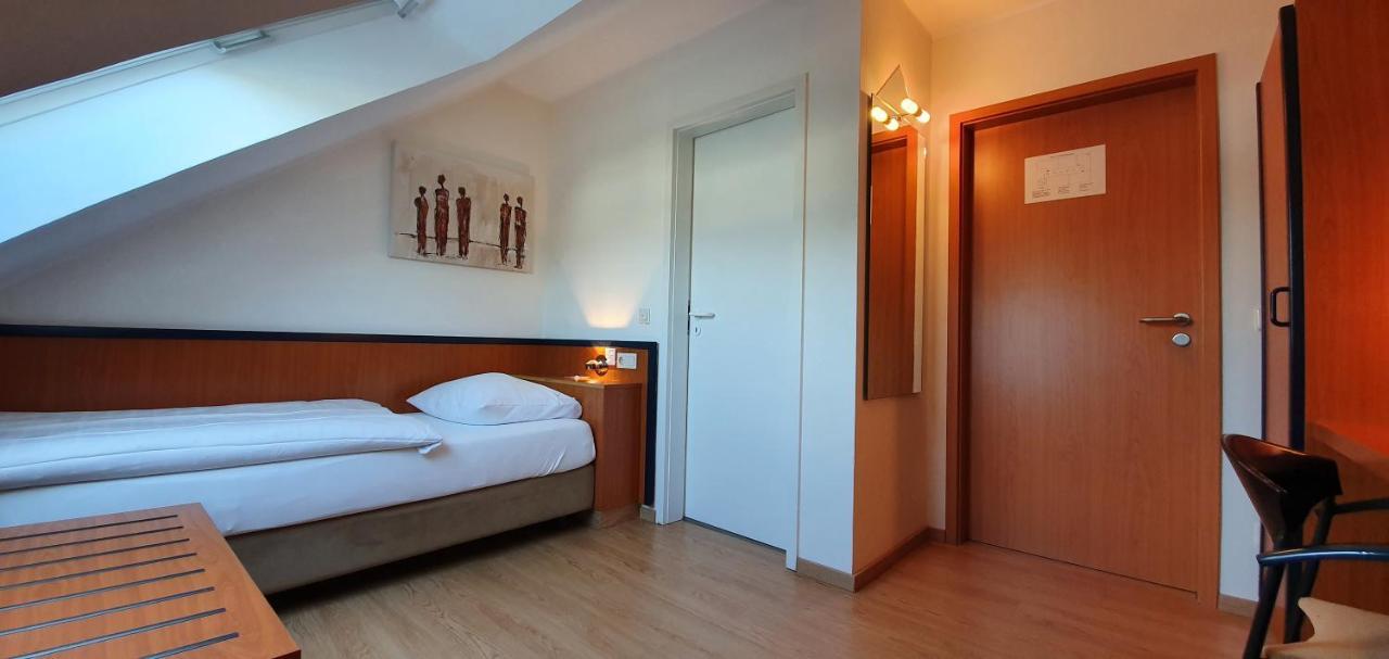 Hotel Am Hillegosser Hof Bielefeld Exteriör bild