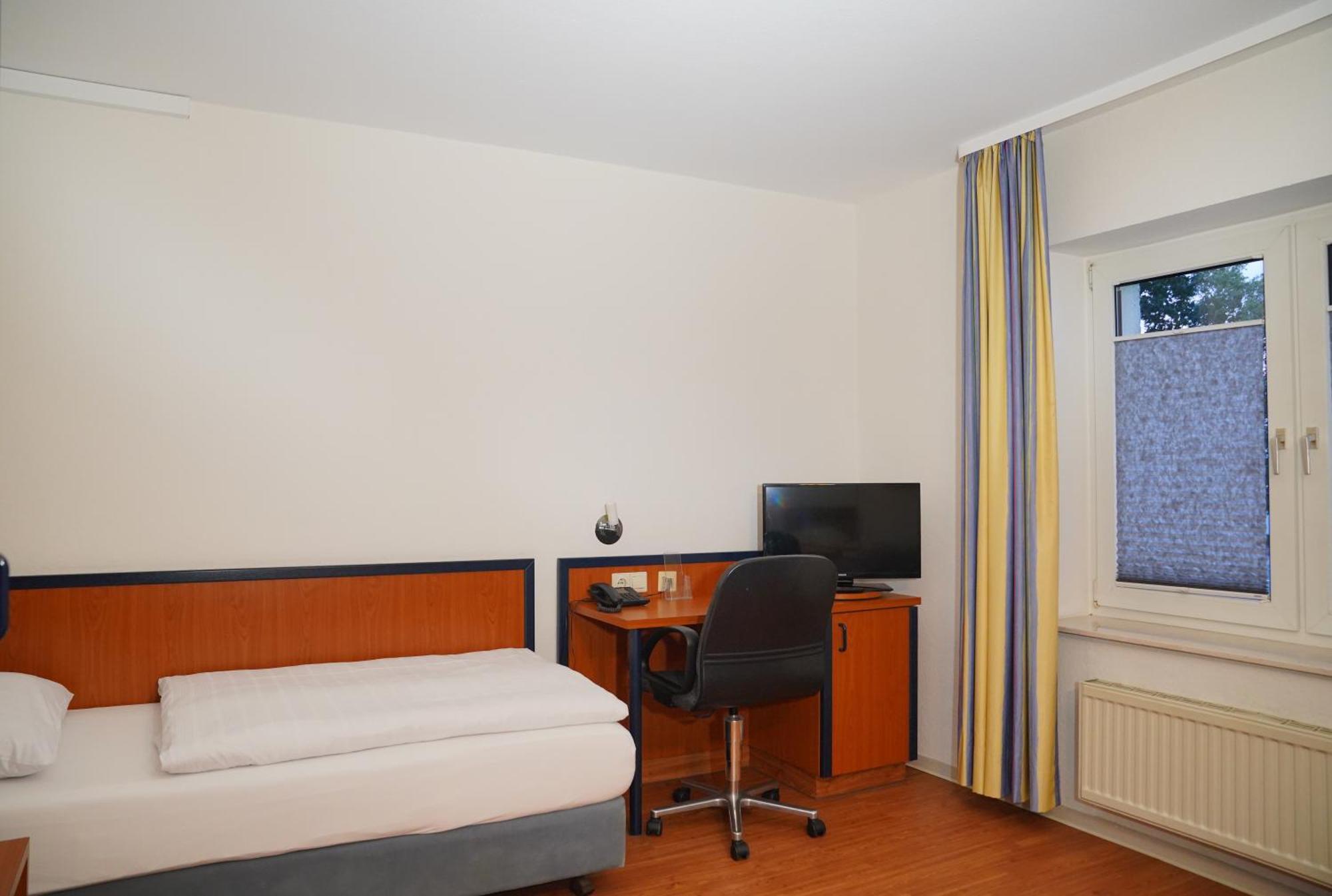 Hotel Am Hillegosser Hof Bielefeld Exteriör bild